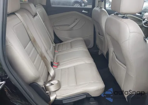 2017 Ford Escape Titanium z USA, uszkodzony, nr VIN 1FMCU0JD5HUC72224